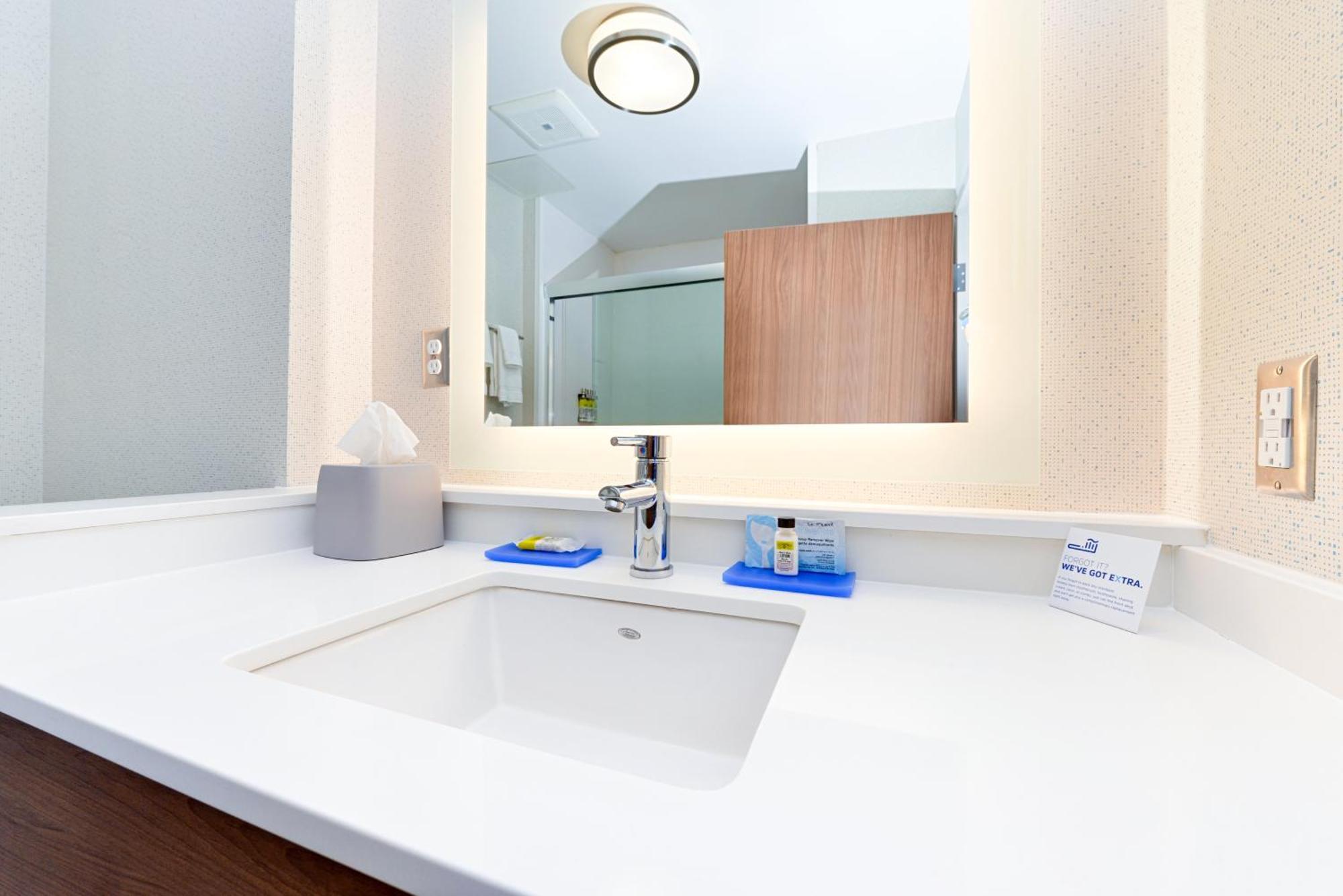 Holiday Inn Express & Suites - Elko By Ihg Exteriör bild